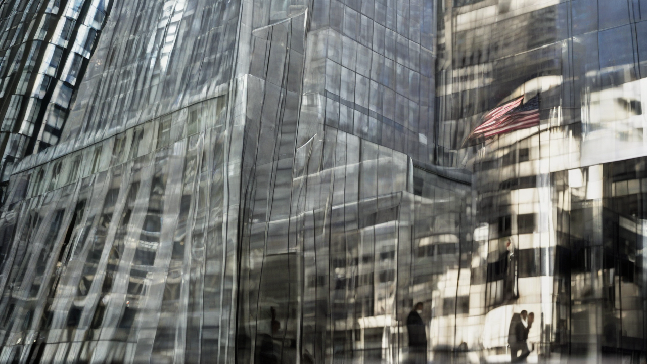 Deutsche Bank Raises Bonus Pool 6.6%