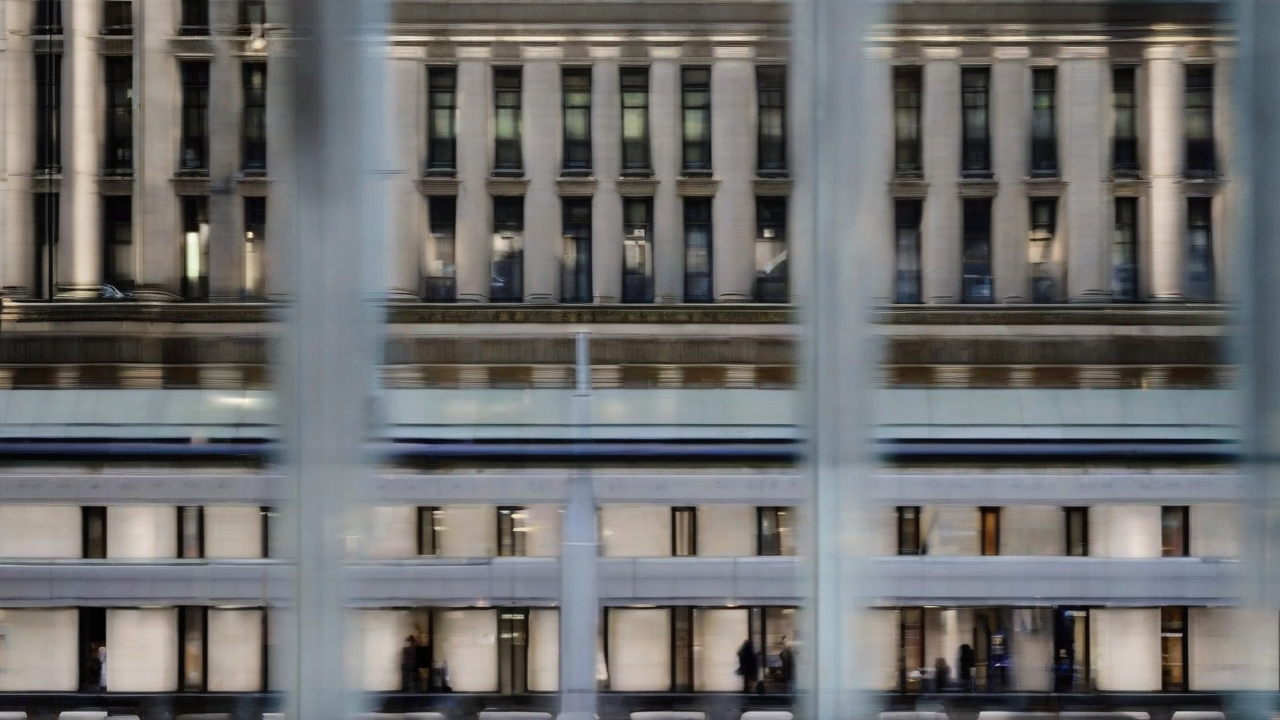 London Exchange Issues $3B Bonds